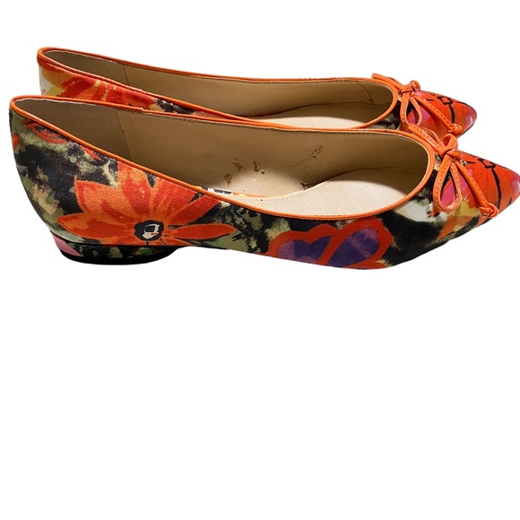 Marc Fisher Colorful Bright Floral Print Pointed Flats - Picture 10 of 14